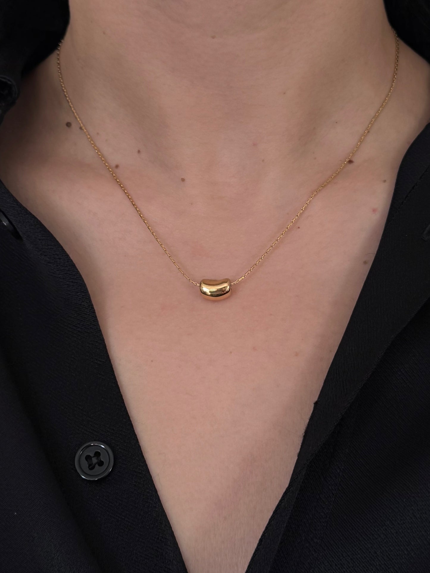 Collar Óvalo Liso Mini Chueco Dorado