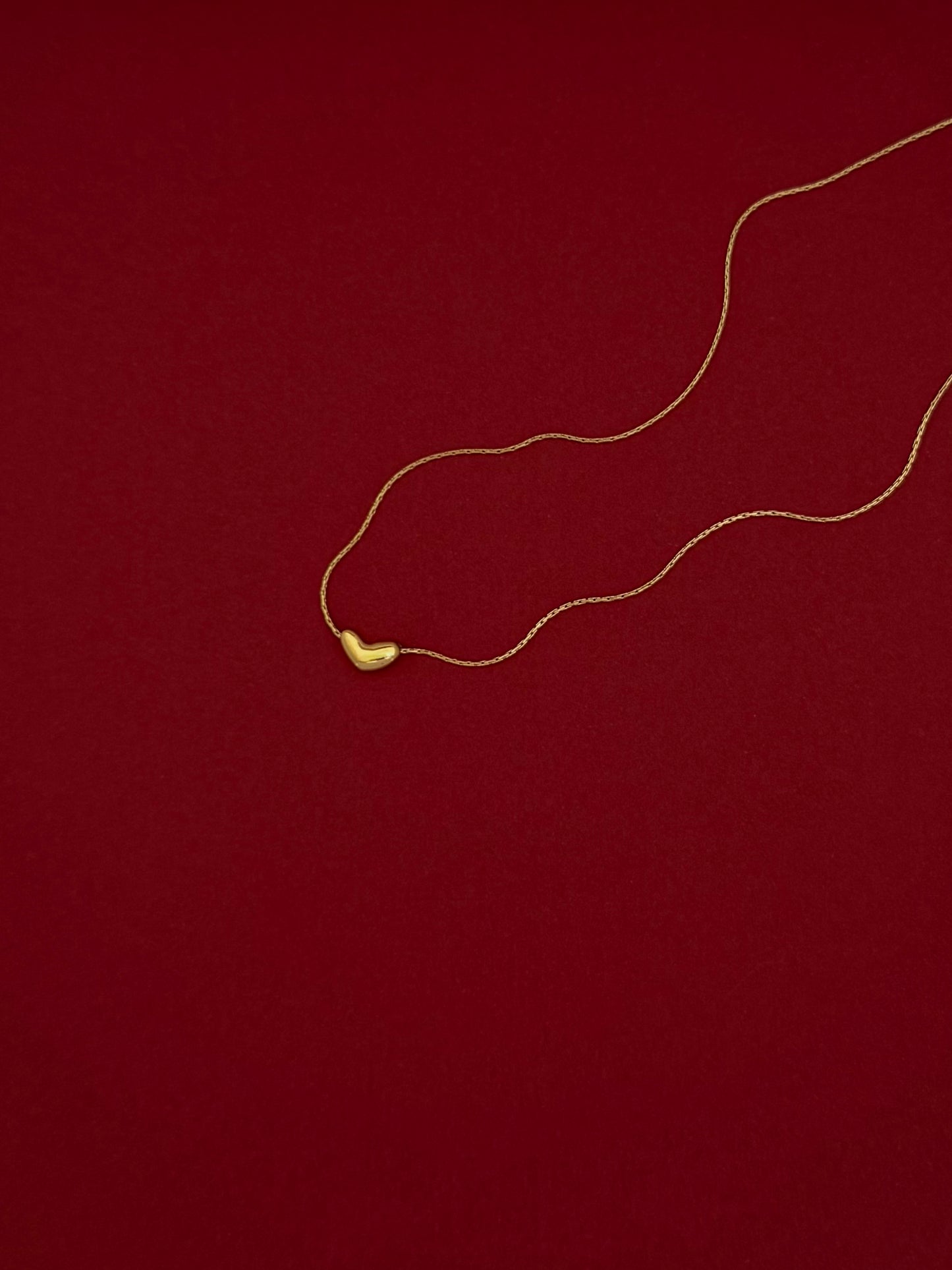 Collar Corazón Alargado Orgánico Dorado