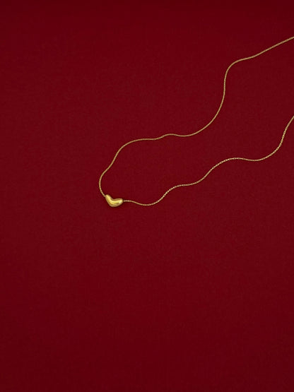 Collar Corazón Alargado Orgánico Dorado