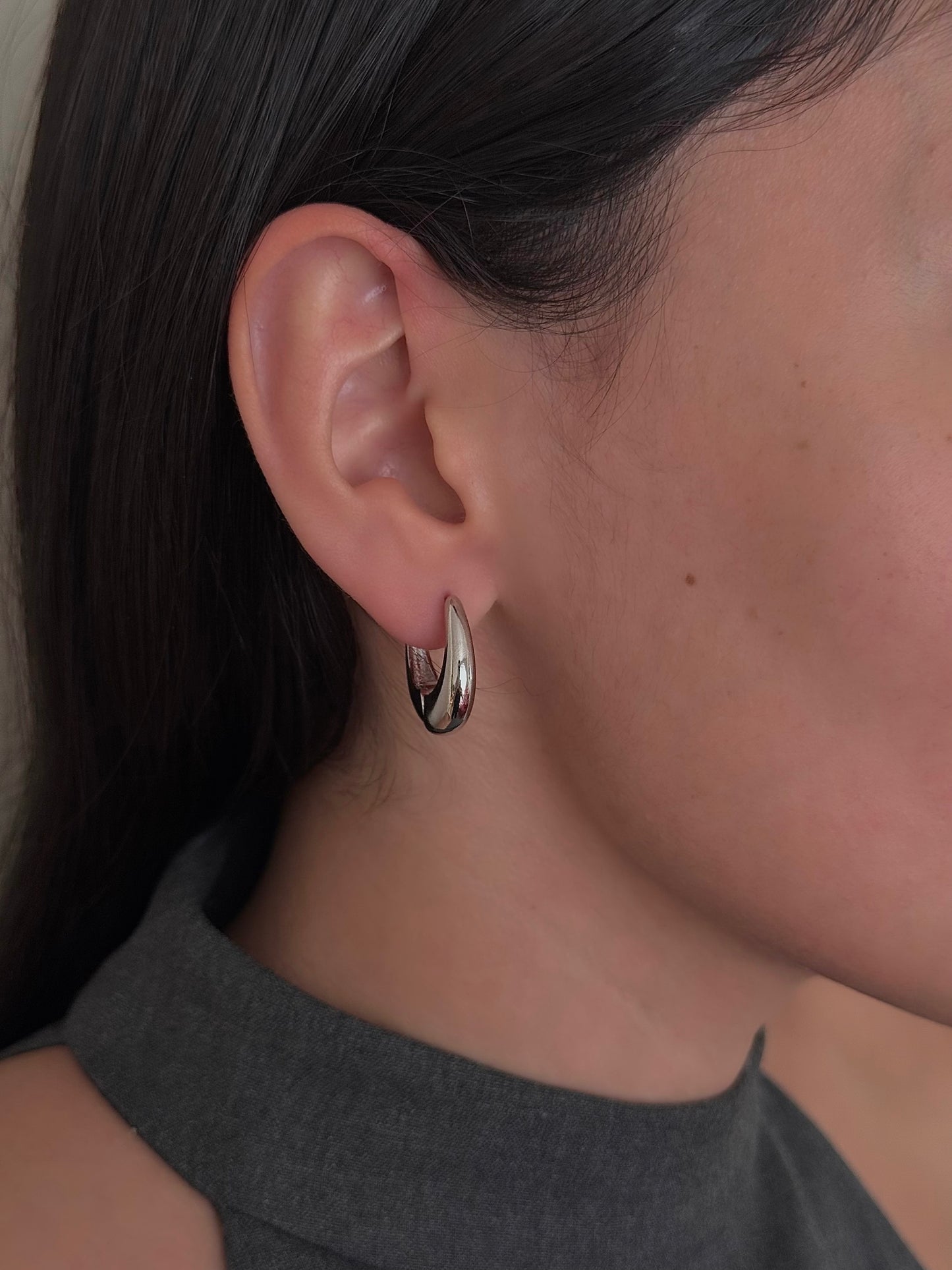 Aretes Ovalados Lisos Delgados Plateados