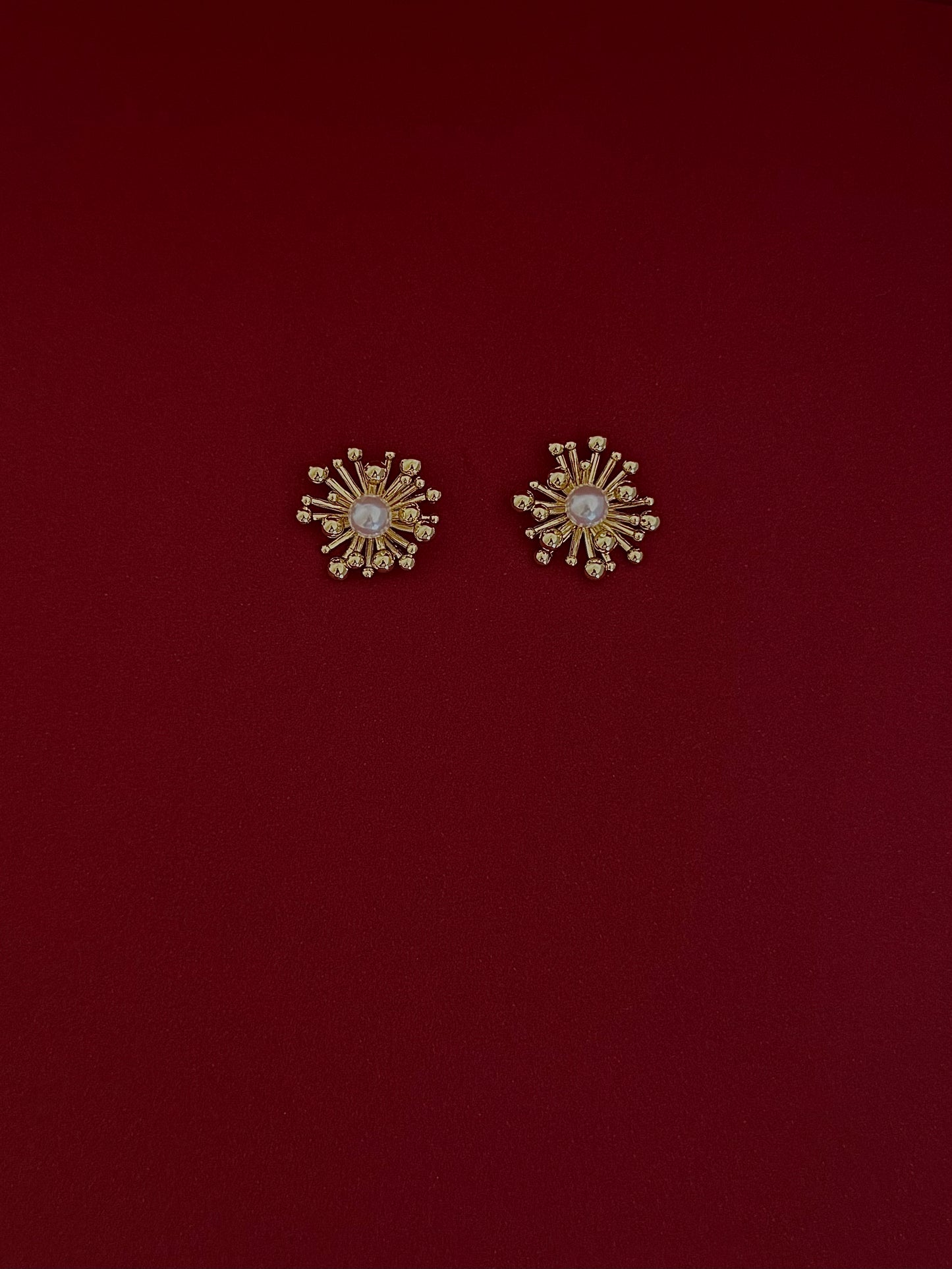 Aretes Flor Orgánica Grande + Perla Dorados