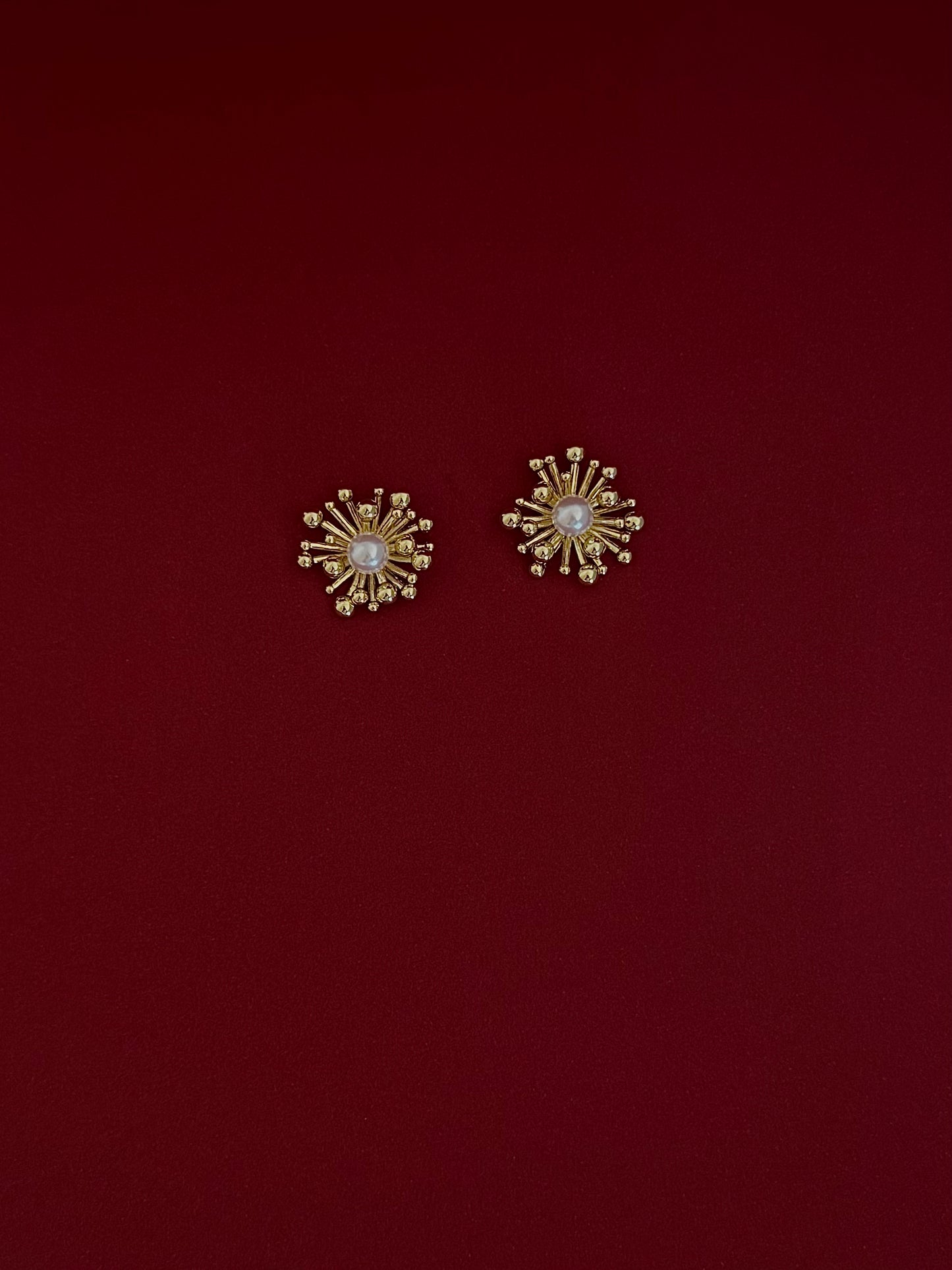 Aretes Flor Orgánica Grande + Perla Dorados