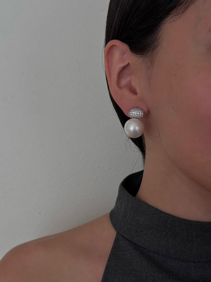 Aretes Óvalo Acostado con Zirconias con Perla Plateados