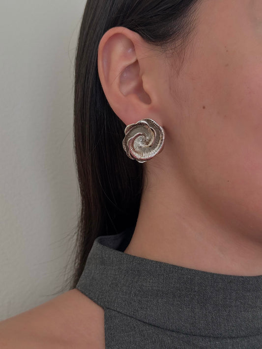 Aretes Flor Ana Plateados