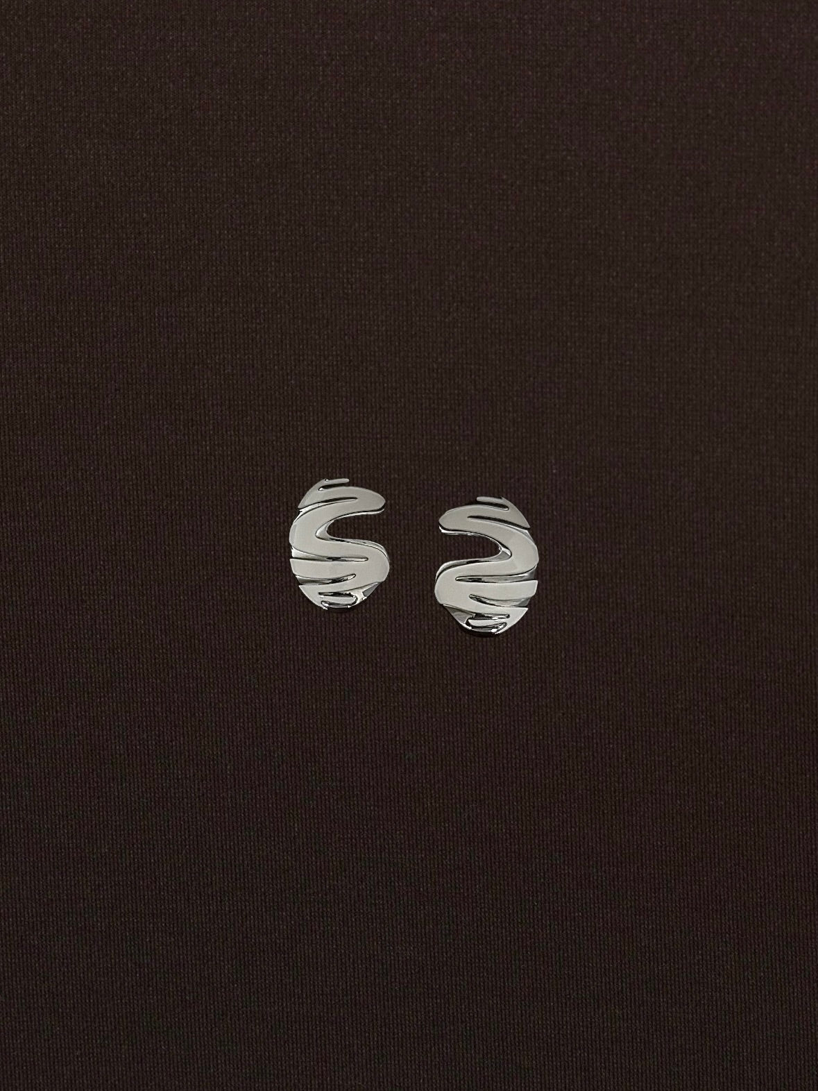 Aretes Óvalo Abierto Blanco y Plateados