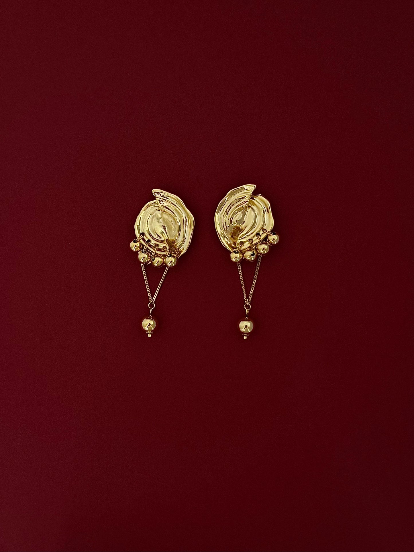 Aretes Círculo Orgánico Bolas Lisas Dorados