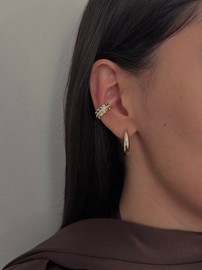 Ear Cuff Olanes Lisos con Línea de Zirconia Dorado