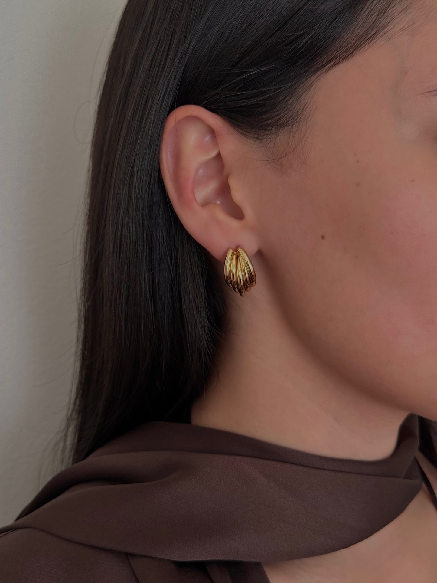 Aretes de 5 Líneas Dorados
