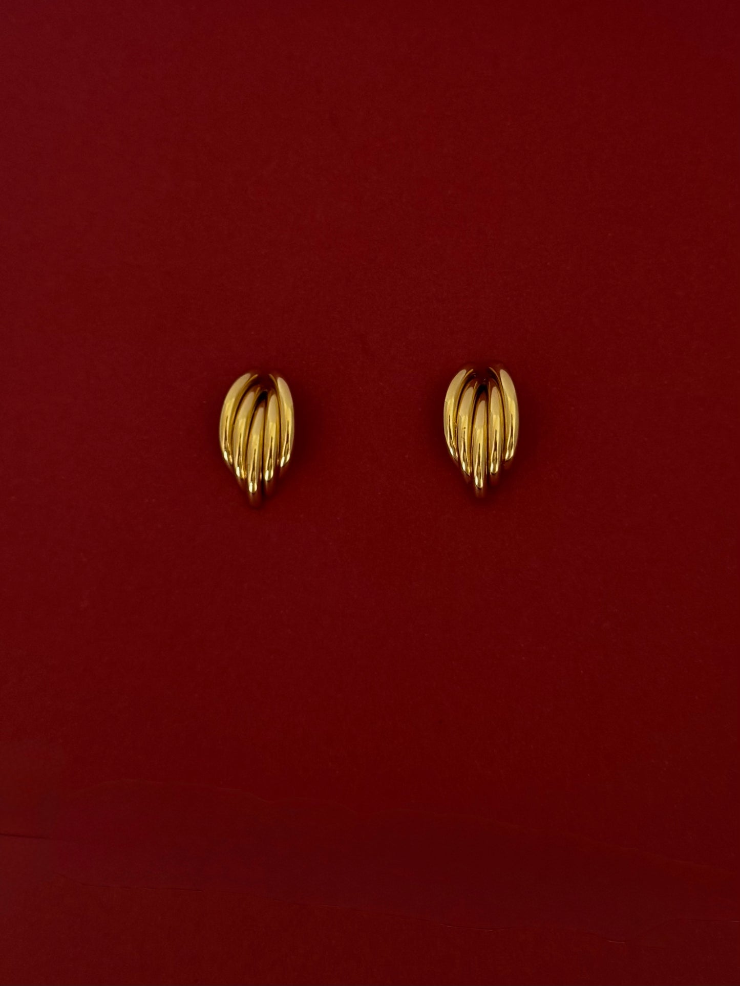 Aretes de 5 Líneas Dorados