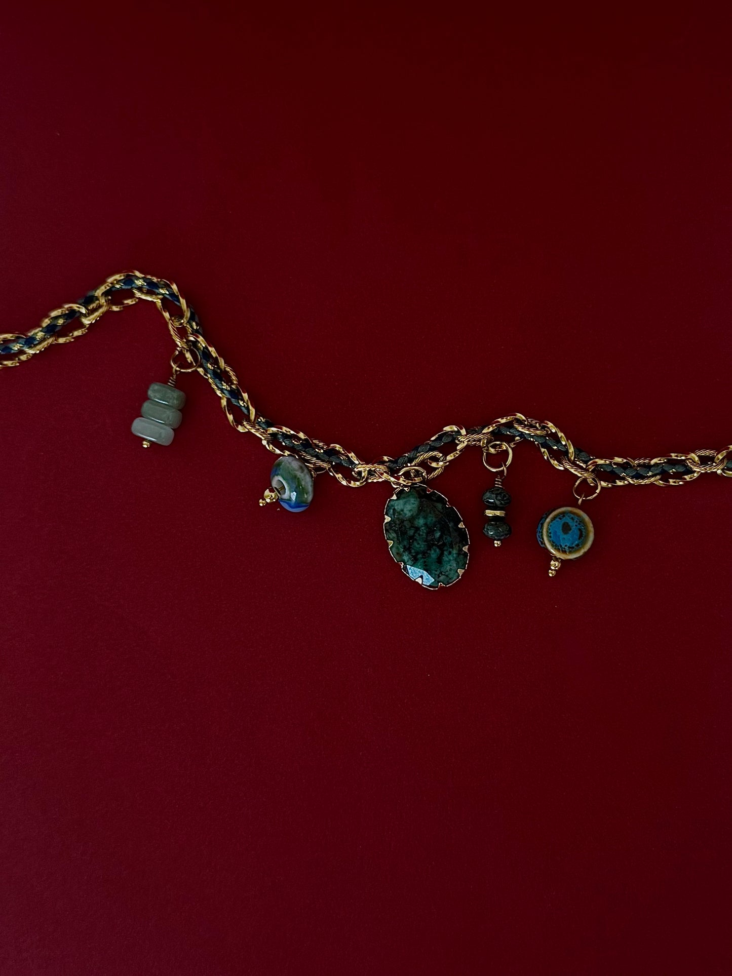 Collar Listón Verde con Dijes