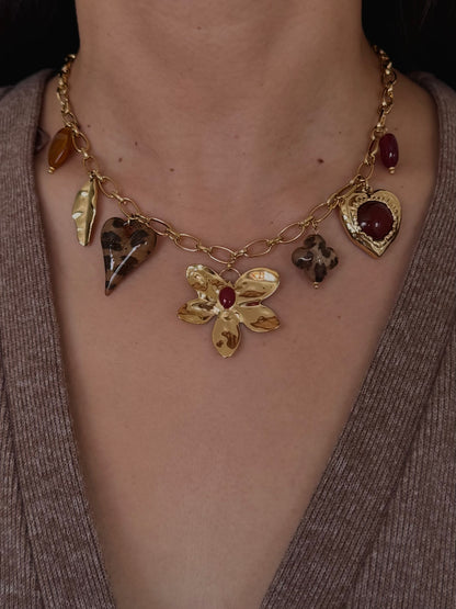 Collar Flor Corazón con Piedra Dorado