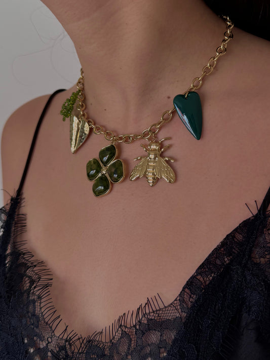Collar Trébol Verde y Abeja Dorado
