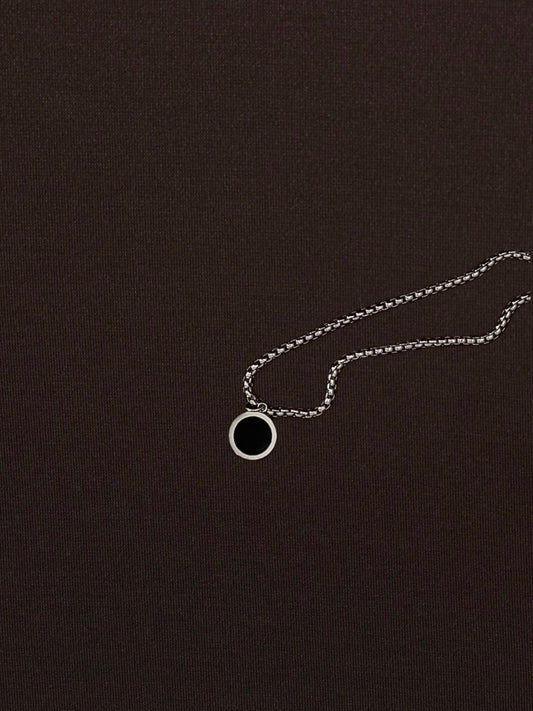 Collar Círculo Negro con Bisel Plateado