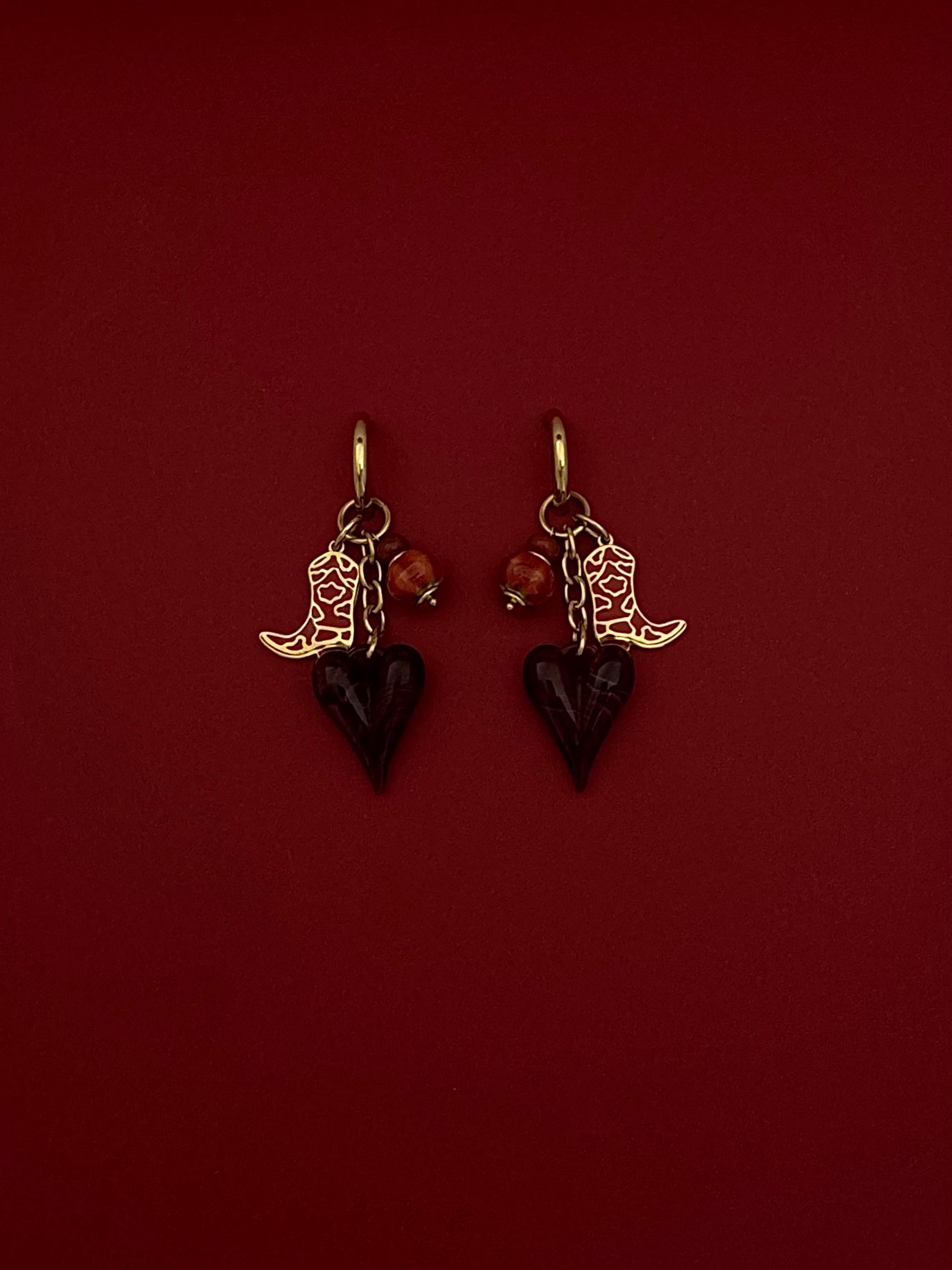 Aretes Bota Roja con Corazón