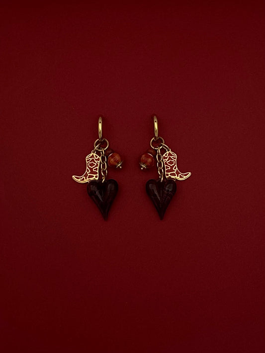 Aretes Bota Roja con Corazón