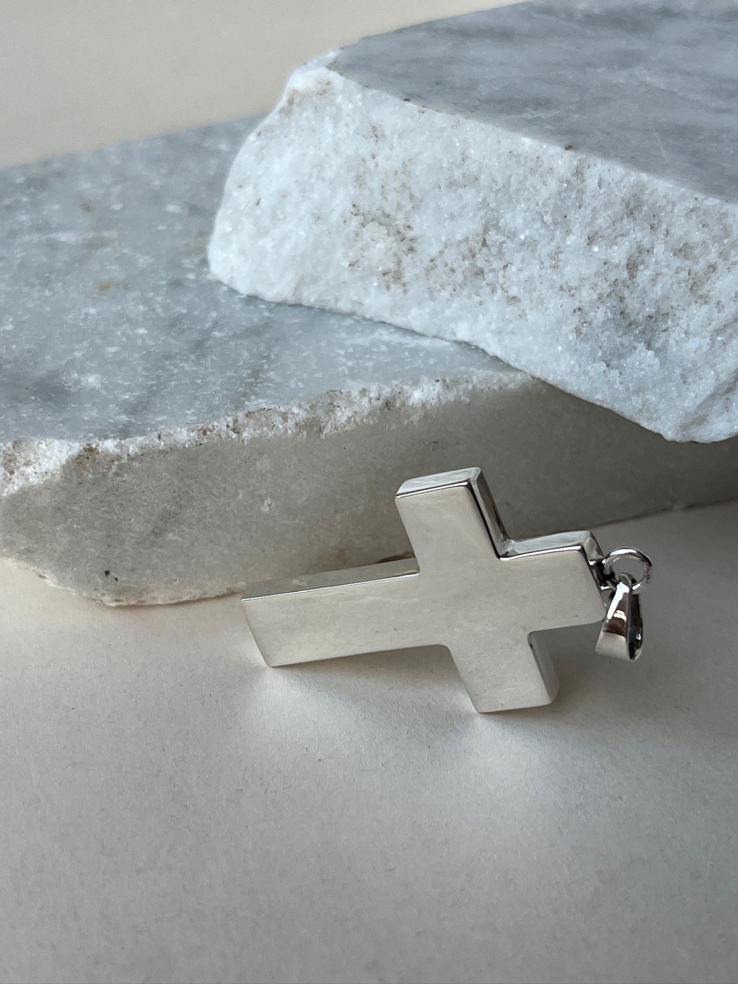 Dije Cruz Rectangular