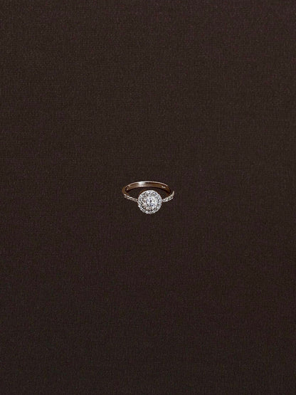 Anillo Solitario con Contorno de Bolitas y Zirconia