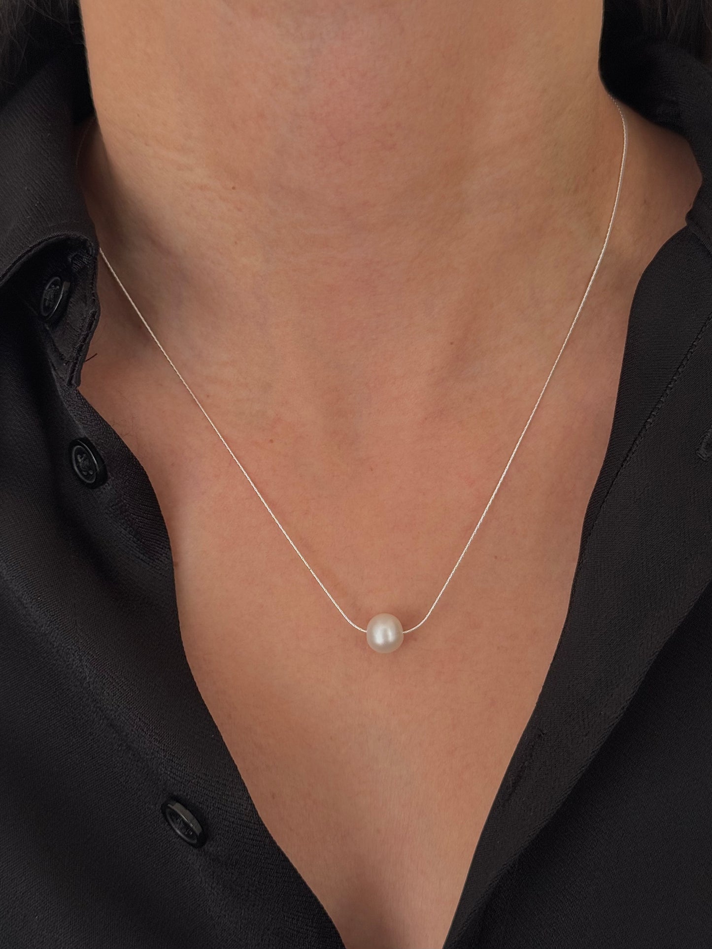 Collar Perla Natural en Espiga Delgada