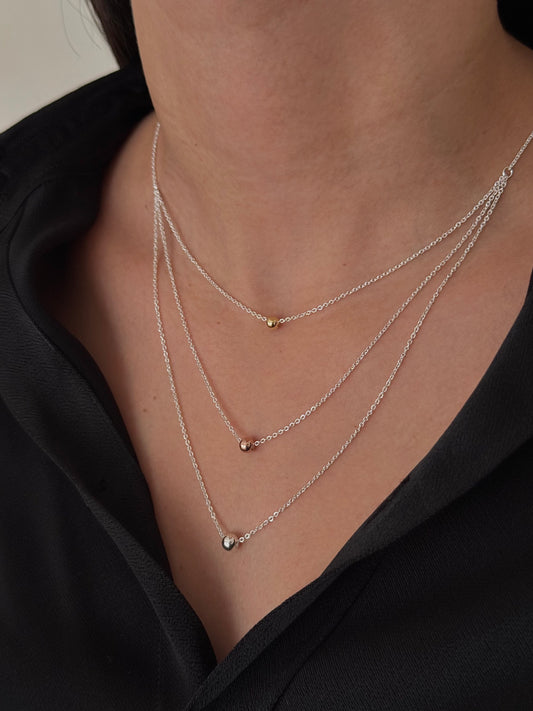 Collar Triple Esfera Bicolor & Blanco