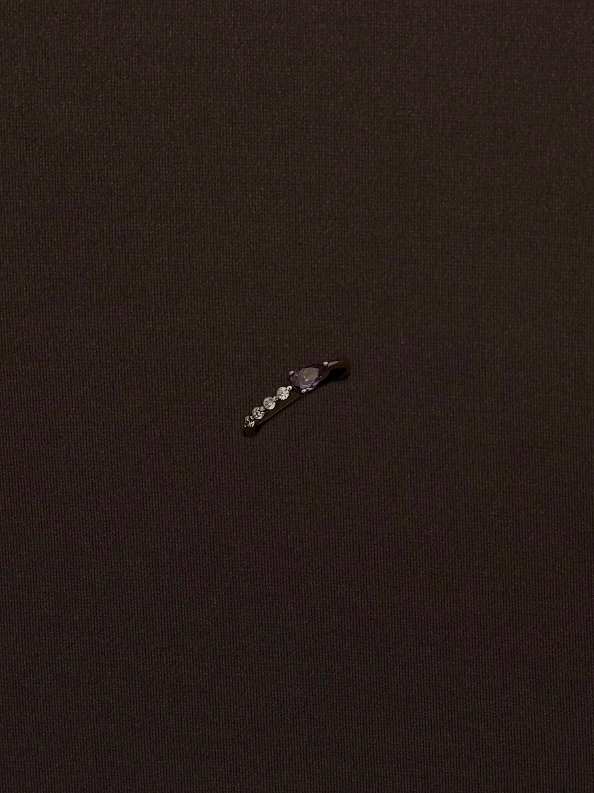 Anillo Gota Morada con Zirconias Blancas