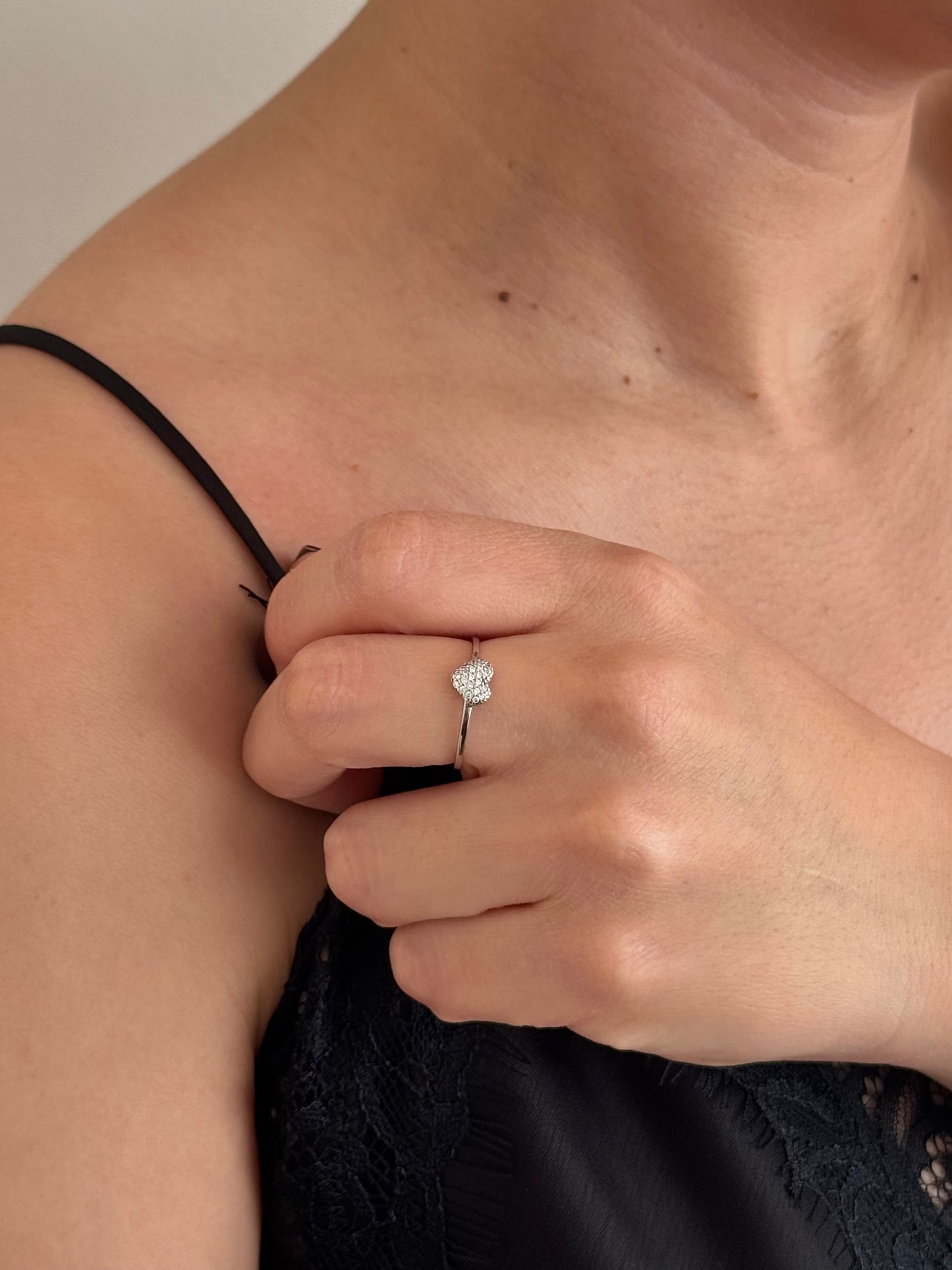 Anillo Corazón Lleno de Zirconias