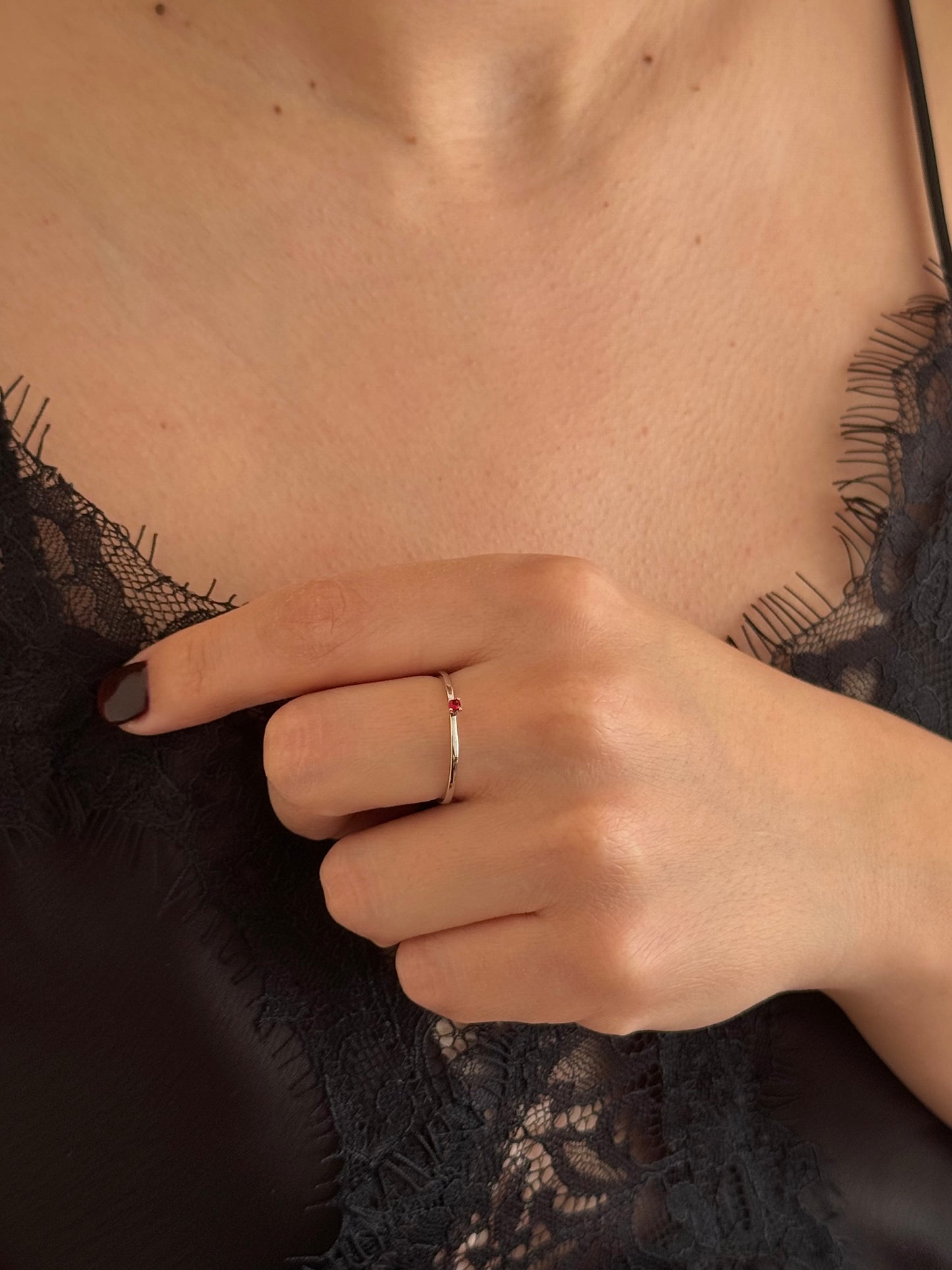 Anillo Zirconia Roja Mini