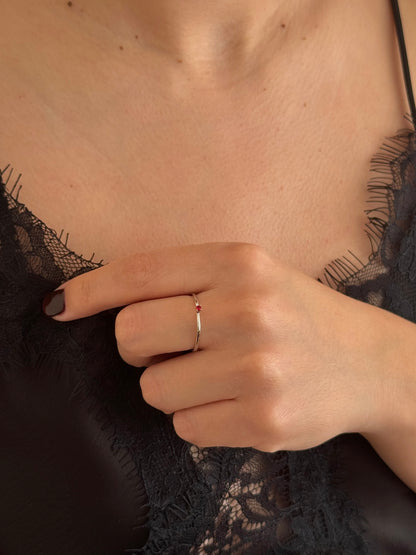 Anillo Zirconia Roja Mini