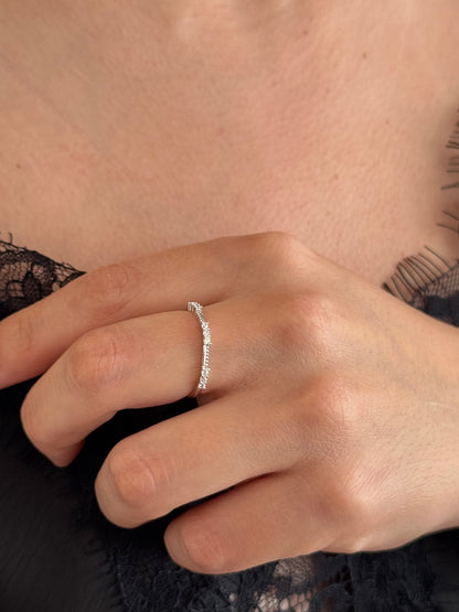 Anillo Media Churumbela de Zirconias