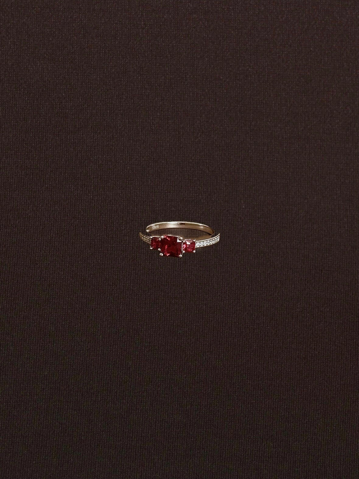 Anillo Cuadro Rojo