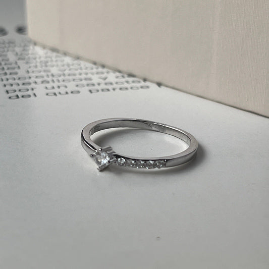 Anillo Zeya