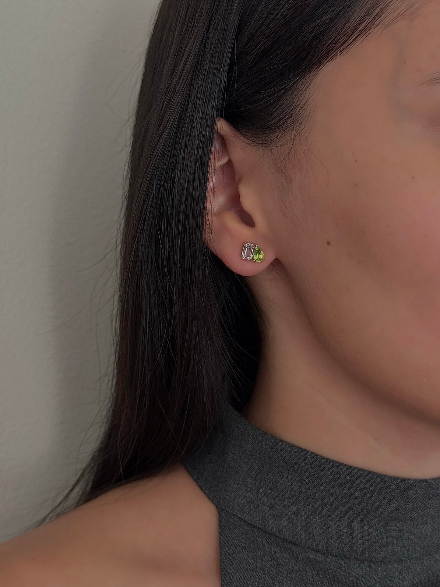 Aretes Peridot Gota con Topacio Blanco