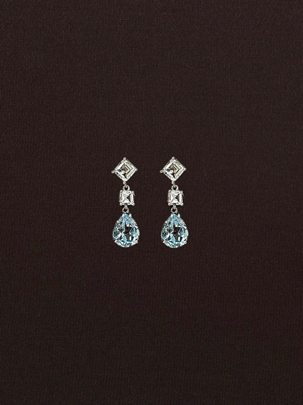Aretes Topacio Azul Gota con Zirconias Blanco